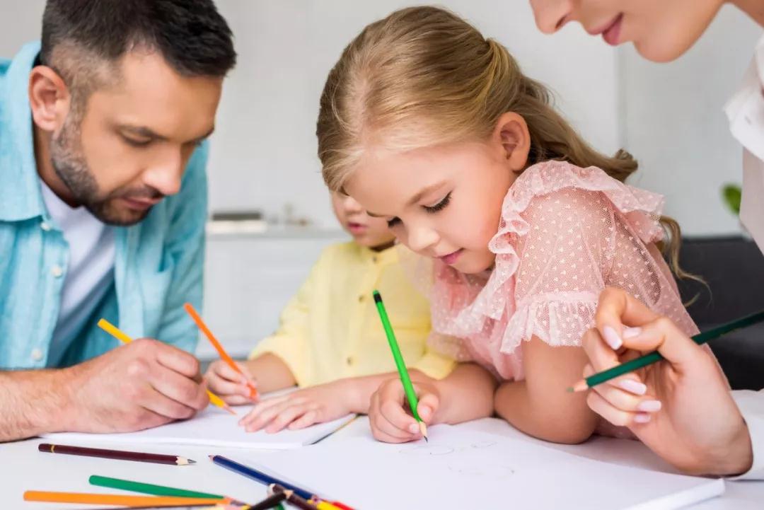 孩子12歲前，父母要告訴他這5個(gè)生活道理！