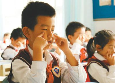 全國近視中小學生超過1億 如何降低近視率