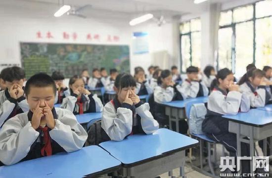 面對一億近視的中小學(xué)生 我們應(yīng)該做什么？