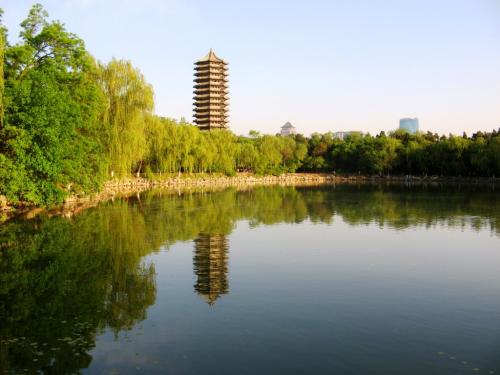 北大一教師被舉報與多人發(fā)生不正當關系，校方通報：撤銷教師資格！解聘！| 特別關注