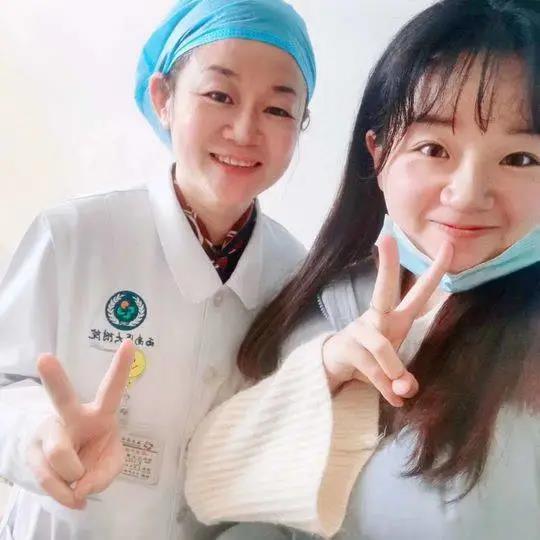 太勵(lì)志！沖上熱搜！四川護(hù)士媽媽陪女兒考研雙雙被錄?。?></a></div>

                  <div   id=