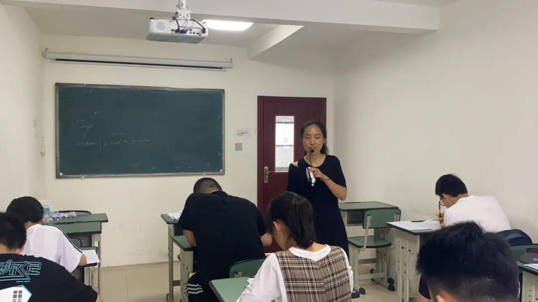 教師專訪 | 代丹丹：根深方能茂葉，水厚方能負舟