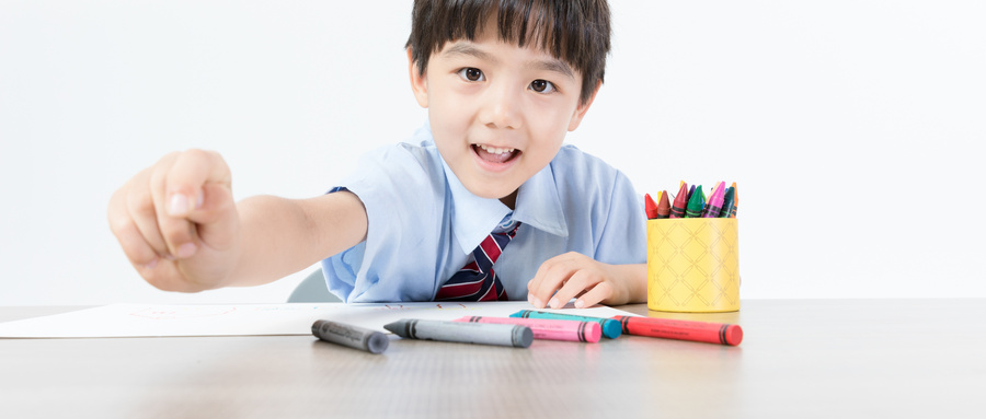 培養(yǎng)一個(gè)心理陽(yáng)光的孩子，教育專家給了九個(gè)建議